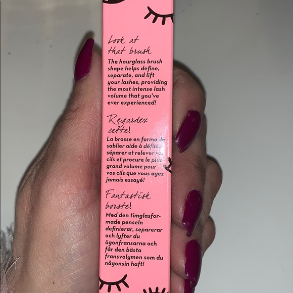 Mascara - Picture 4 of 4